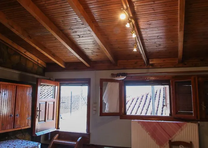 Under The Clock Tower Дом отдыха *