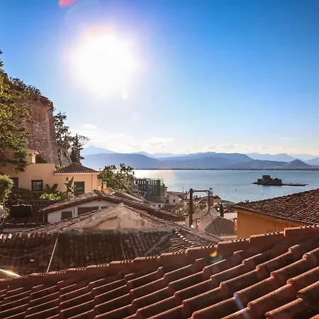 度假居 Under The Clock Tower *